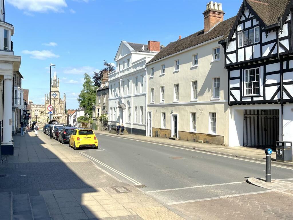 2 bedroom apartment for sale in Neville Court, Jury Street, Warwick, CV34