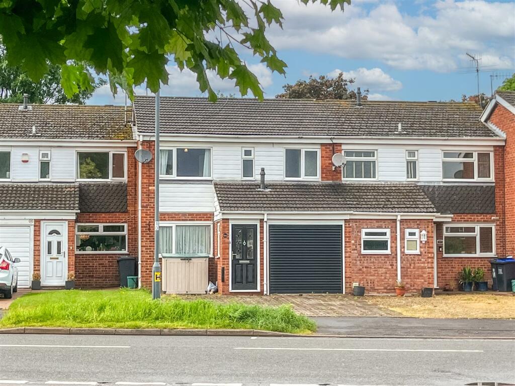 3 bedroom terraced house for sale in Deansway, Woodloes Park, Warwick, CV34