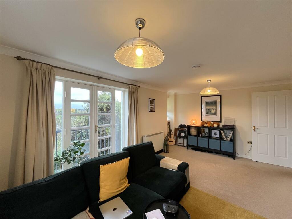 Additional property image - Martinique Square, Bowling Green Street, Warwick