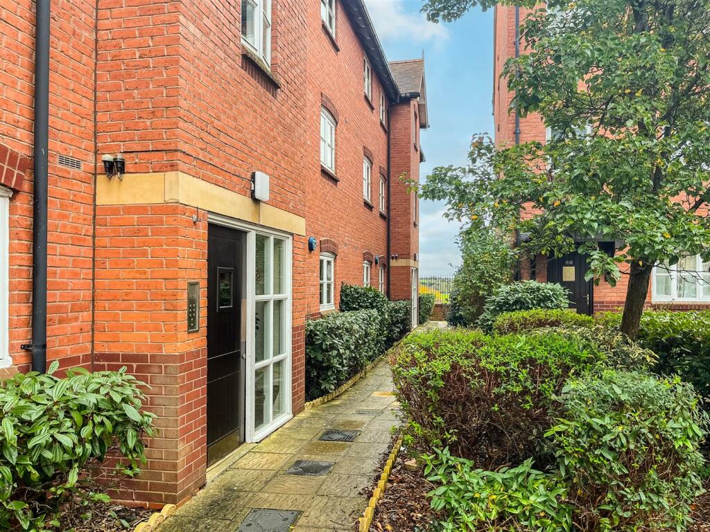 Additional property image - Martinique Square, Bowling Green Street, Warwick