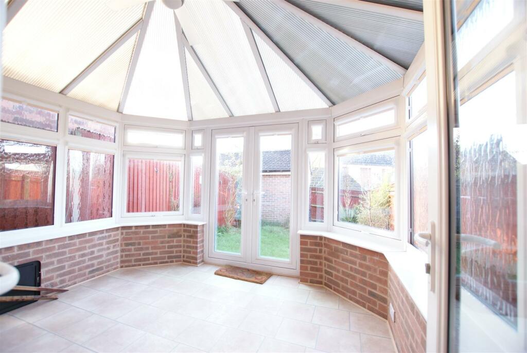 Additional property image - Mollington Grove, Hatton Park, Warwick