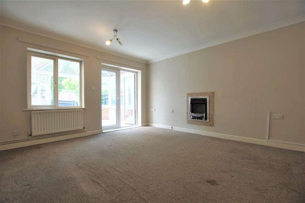 Additional property image - Mollington Grove, Hatton Park, Warwick
