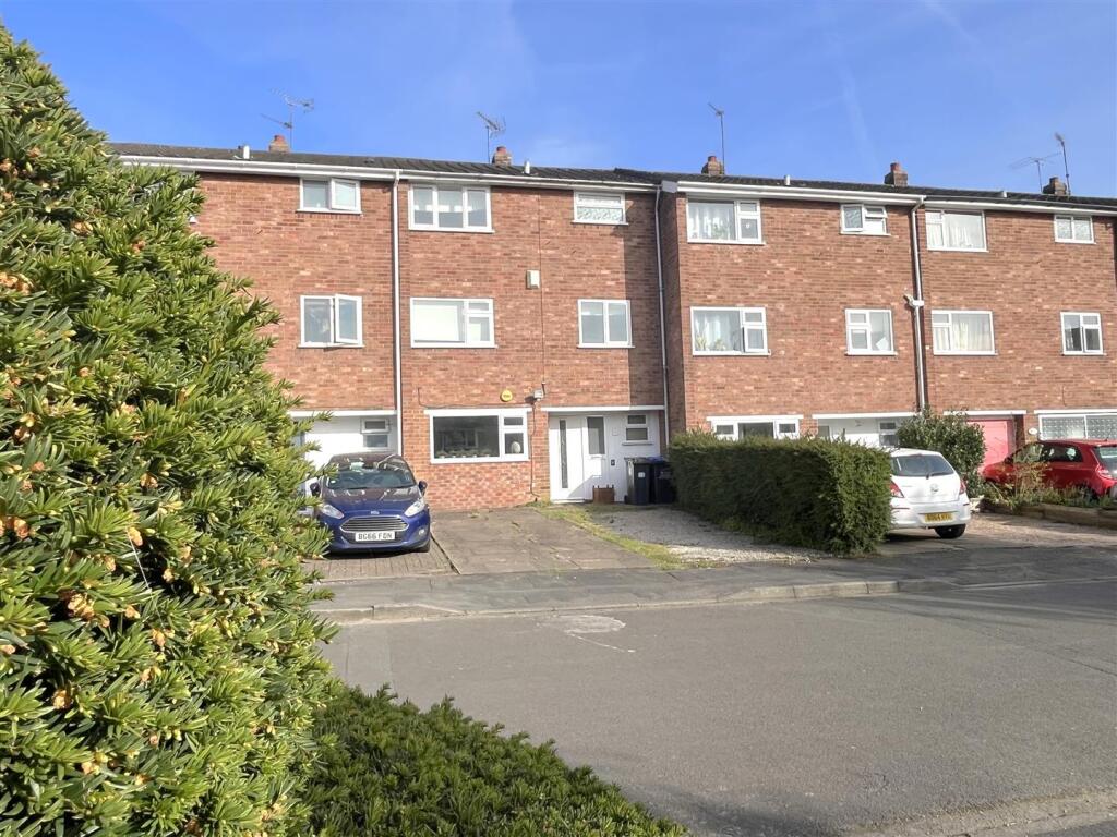 Main image of property: Gaveston Close, Warwick