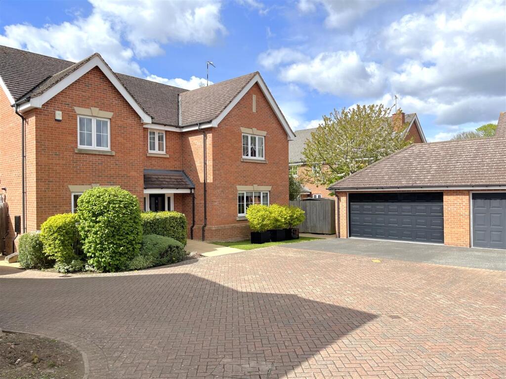 Main image of property: Camel Close, Warwick