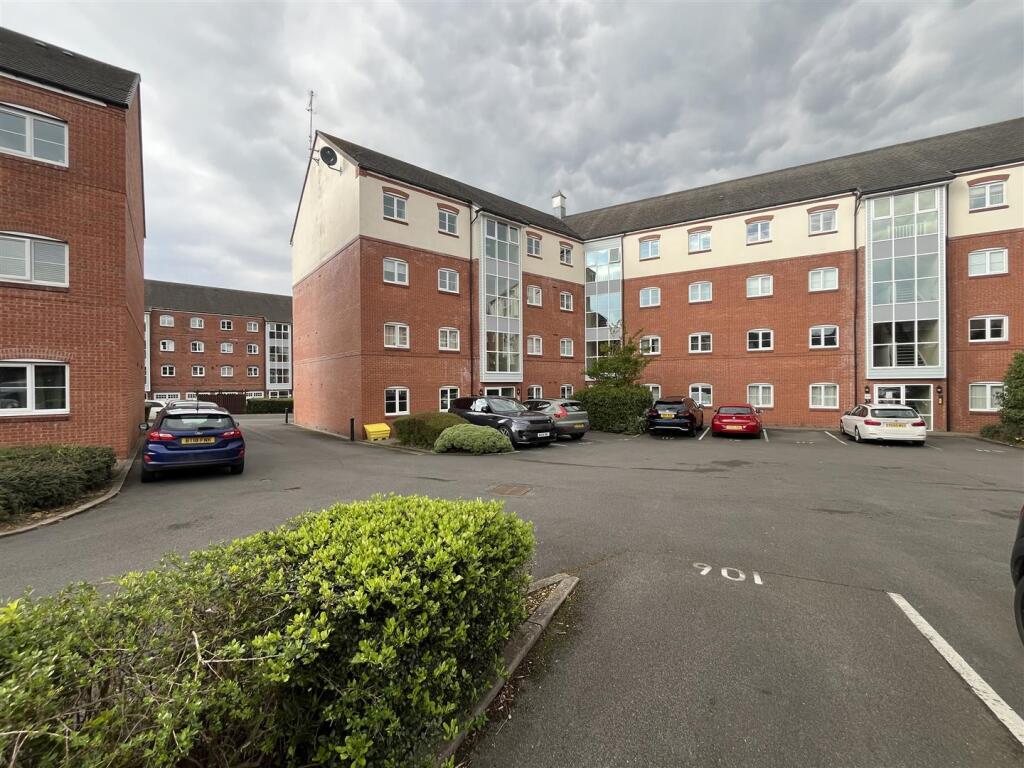 Main image of property: Chandley Wharf, Warwick