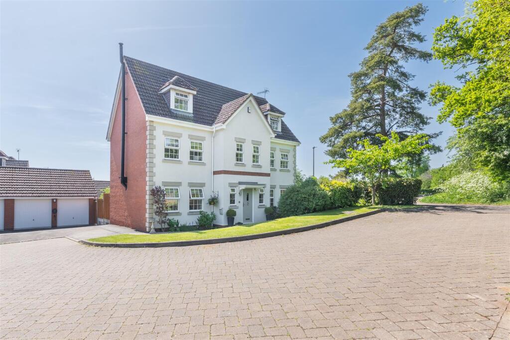 Main image of property: Arlescote Close, Hatton Park, Warwick