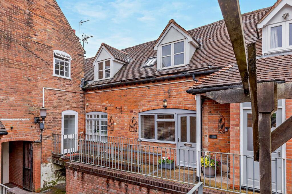 Main image of property: The Knibbs, Smith Street, Warwick