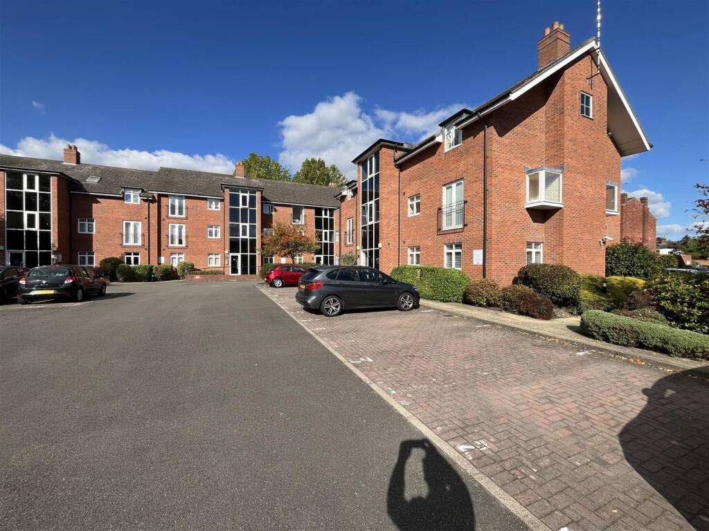 Main image of property: Woodville Ct, Coventry Road, (Handy for Rail Station!) Warwick