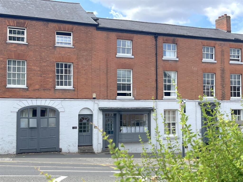 Main image of property: Saltisford, Warwick