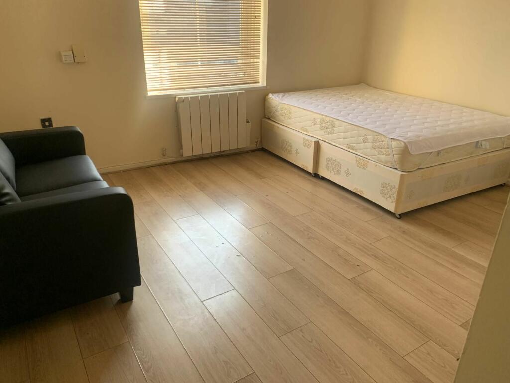 Main image of property: Flat ,  Park Street, Luton