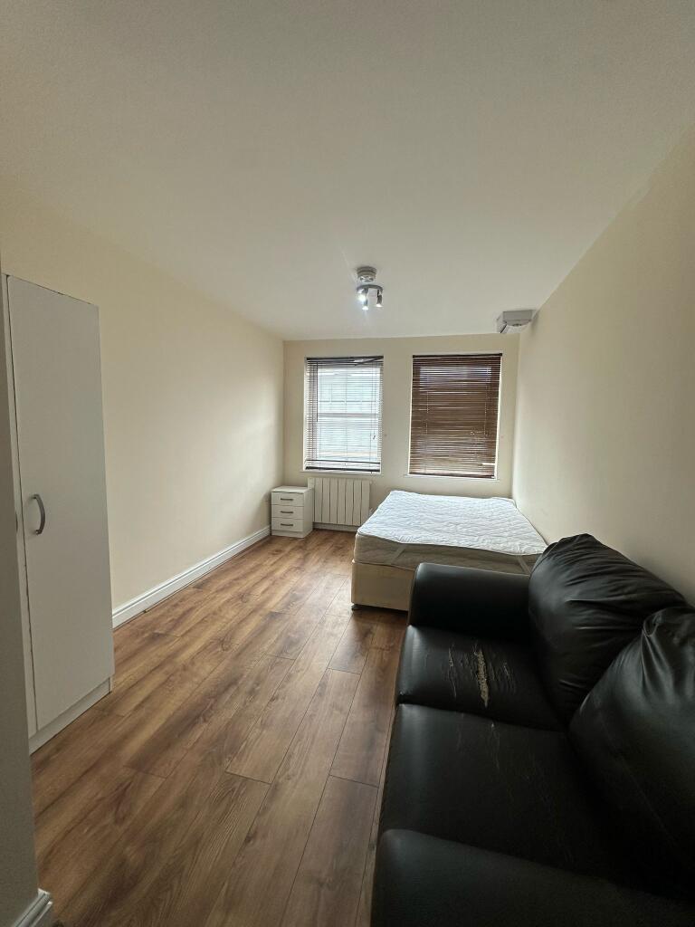 Main image of property: Flat ,  Park Street, Luton