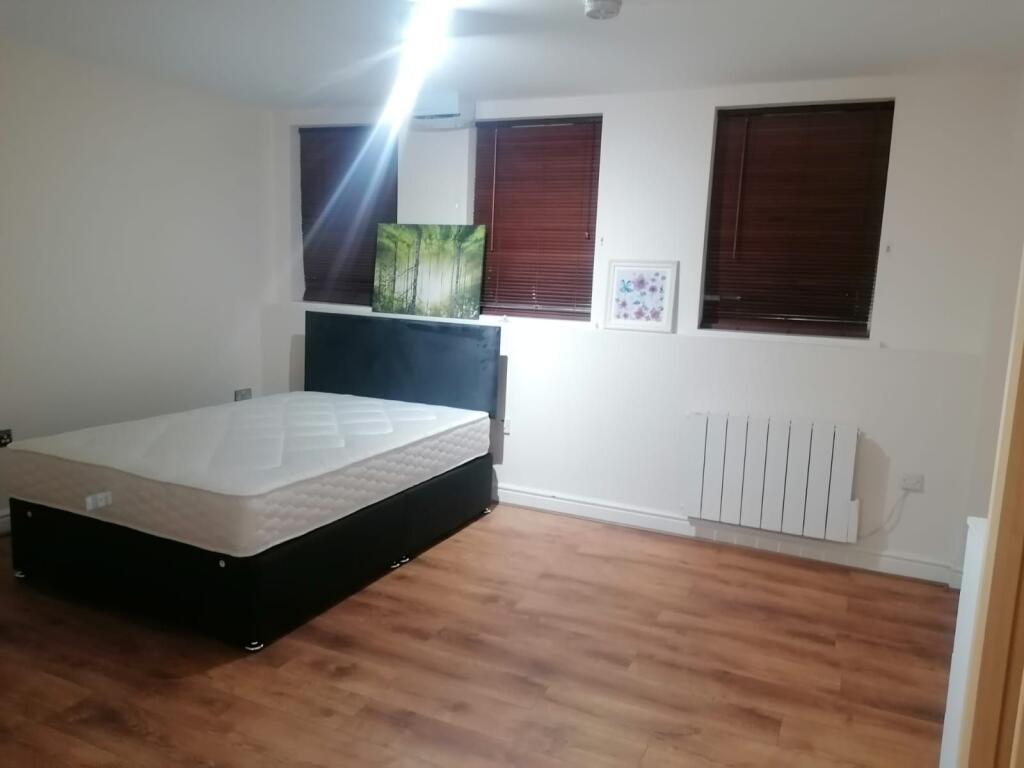 Main image of property: Flat ,  Park Street, Luton