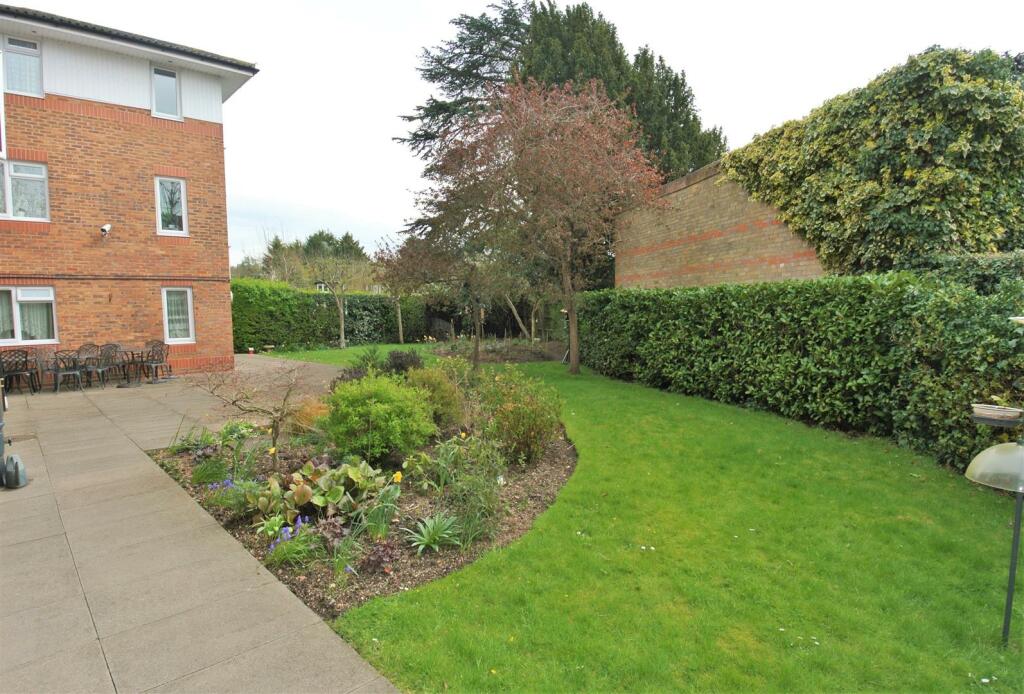 1 bedroom retirement property for sale in Cedar Court, Crockford Park