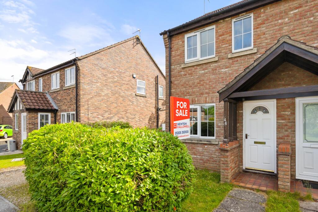 2 bedroom semidetached house for sale in St Nicholas Close, Boston, PE21