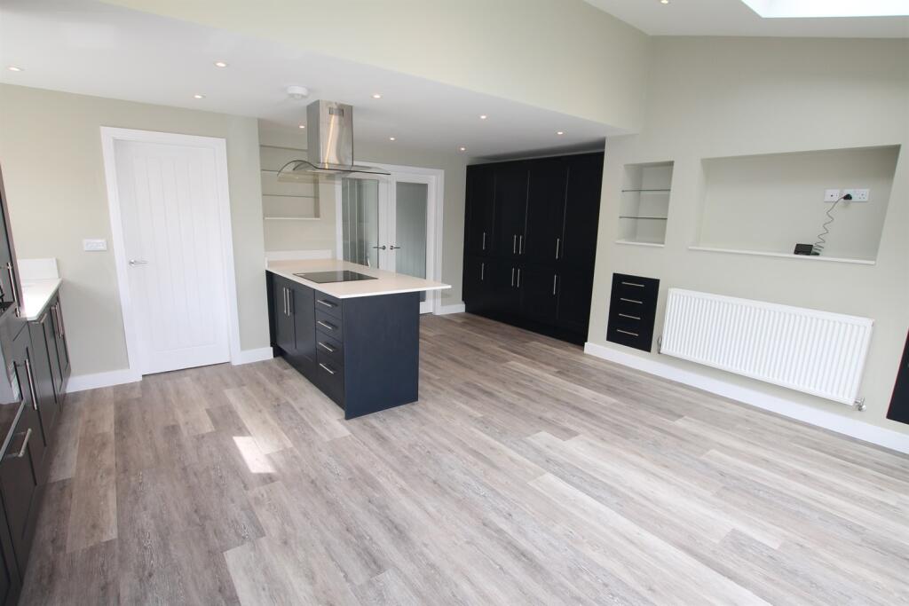 Main image of property: Link Road, HU16