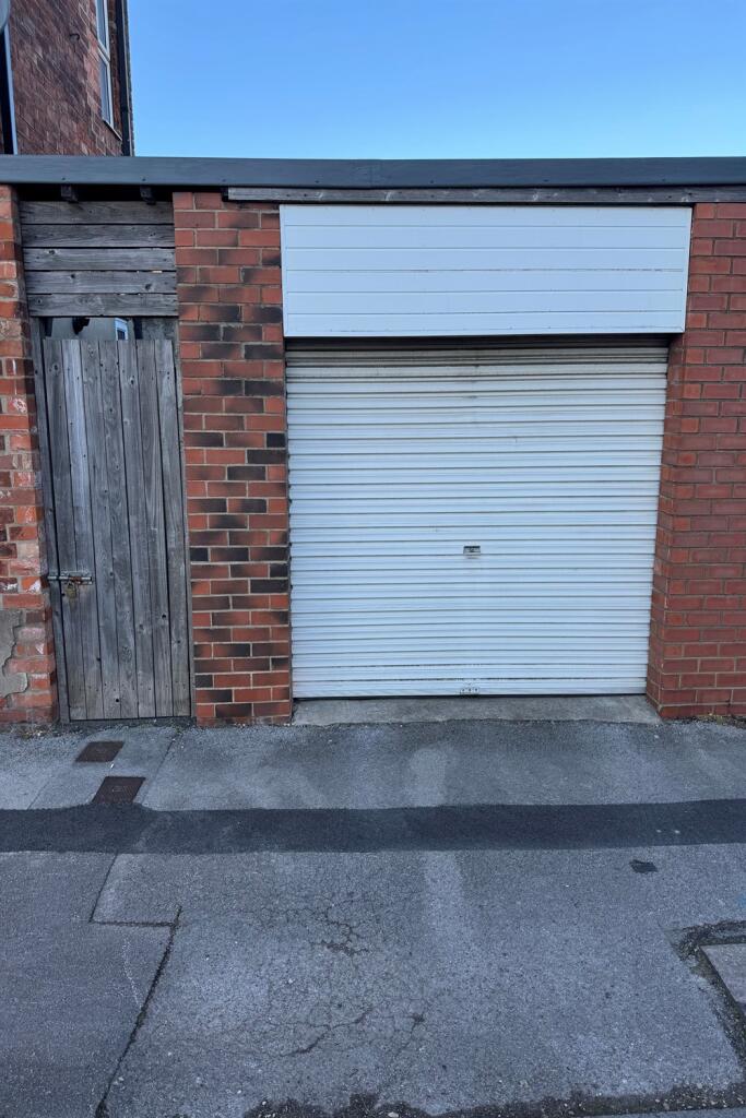 Main image of property: Garage, HU5