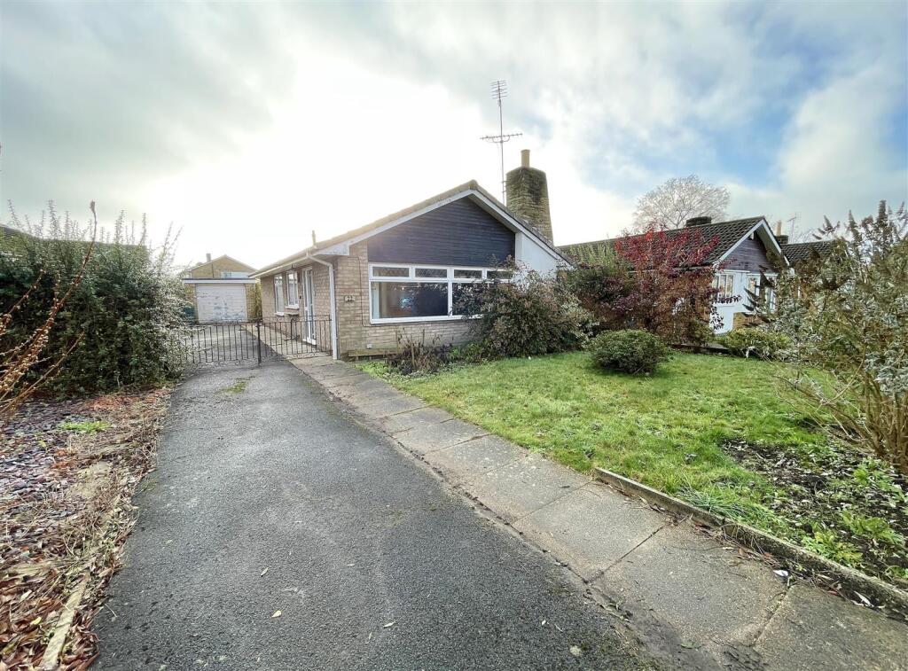 Main image of property: Yarburgh Way, York