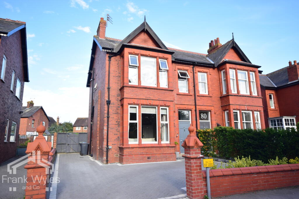 4 bedroom semidetached house for sale in 82 Park View Road, Lytham, FY8