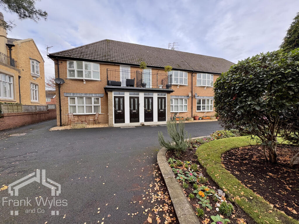 Main image of property: Flat 4, Lowther Court, 28 Church Road, Lytham