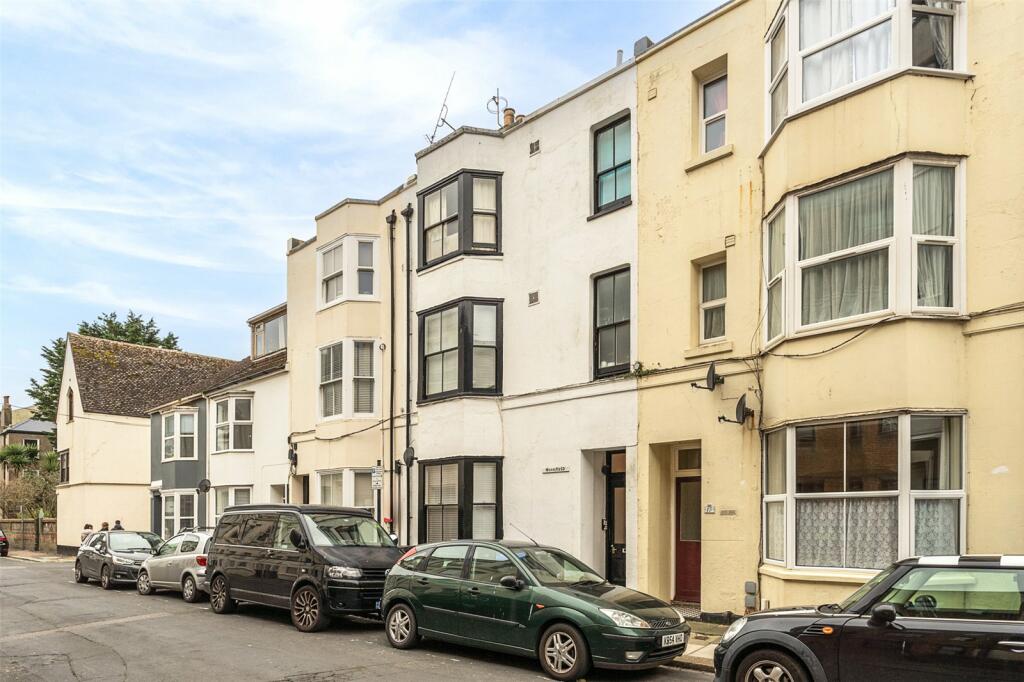 Studio flat for sale in Western Place, Worthing, West Sussex, BN11