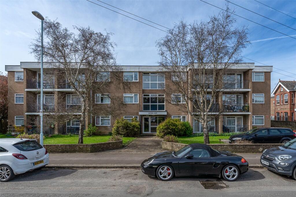 1 bedroom flat for sale in Saffrons Court, Downview Road, Worthing, West Sussex, BN11