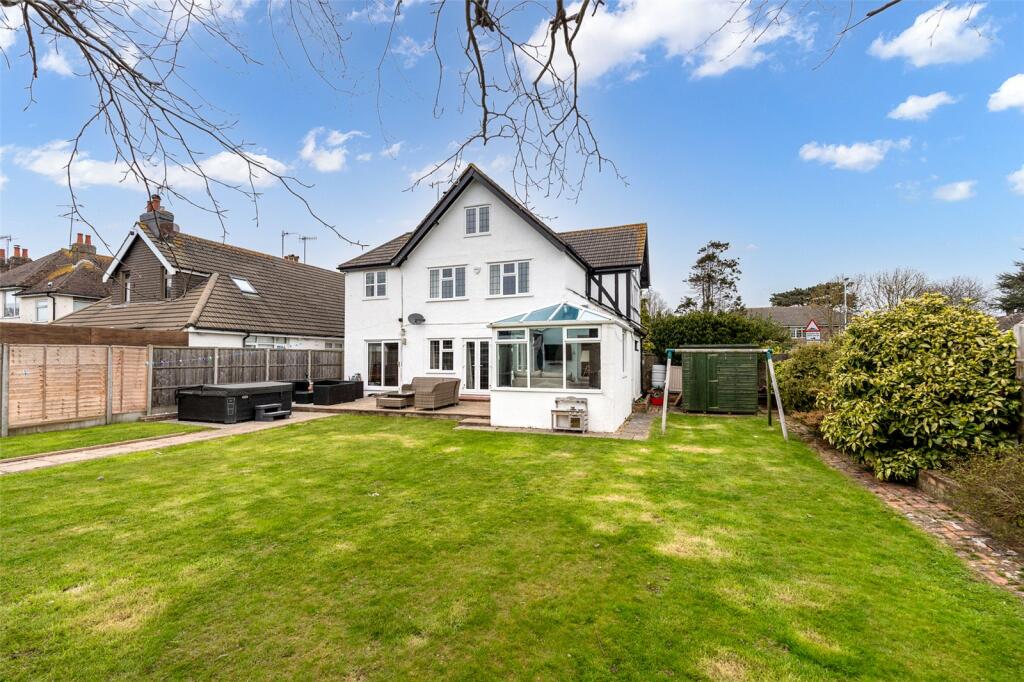 4 bedroom detached house for sale in St Lawrence Avenue, Worthing, West Sussex, BN14