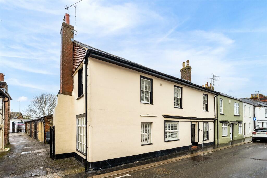5 bedroom end of terrace house for sale in High Street, Tarring, Worthing, West Sussex, BN14