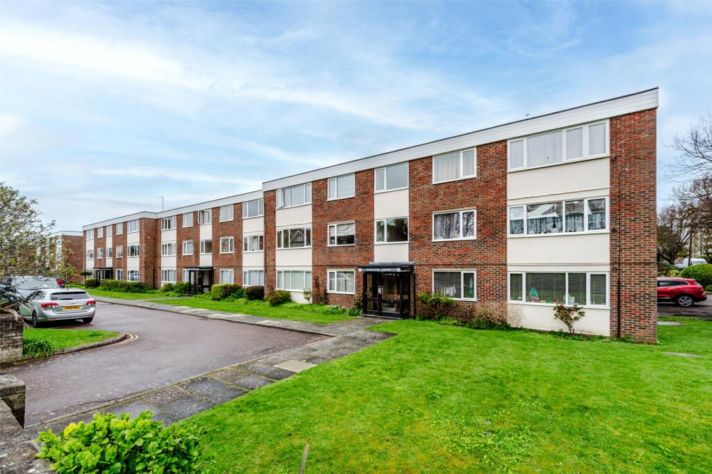 2 bedroom flat for sale in Sheldon Court, Bath Road, Worthing, West Sussex, BN11