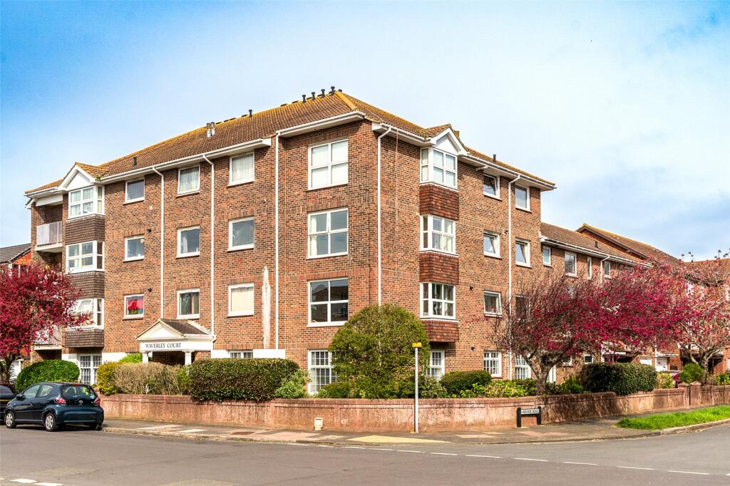 2 bedroom flat for sale in Waverley Court, Rowlands Road, Worthing, BN11