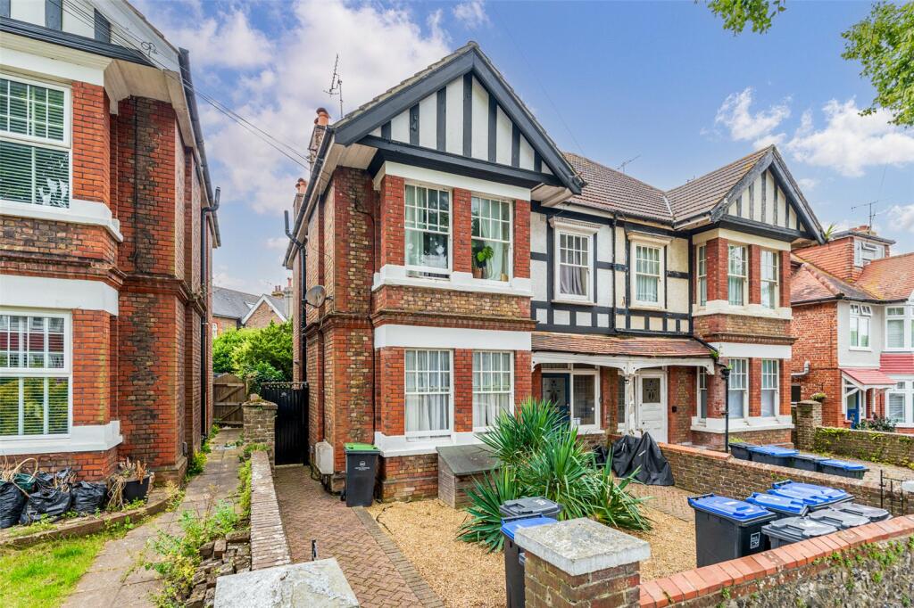 1 bedroom flat for sale in Shakespeare Road, Worthing, West Sussex, BN11