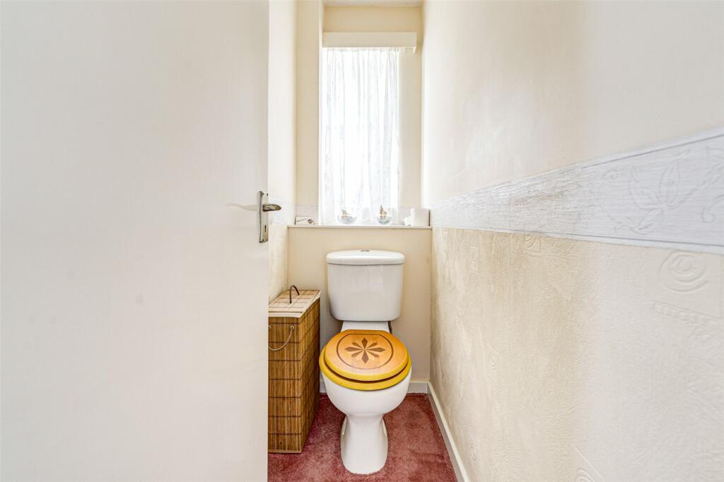 Additional property image - West Parade, Worthing, West Sussex, BN11