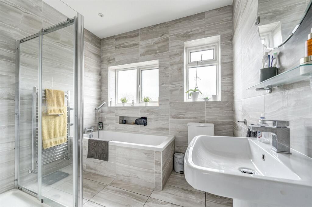Additional property image - Grand Avenue, Worthing, West Sussex, BN11