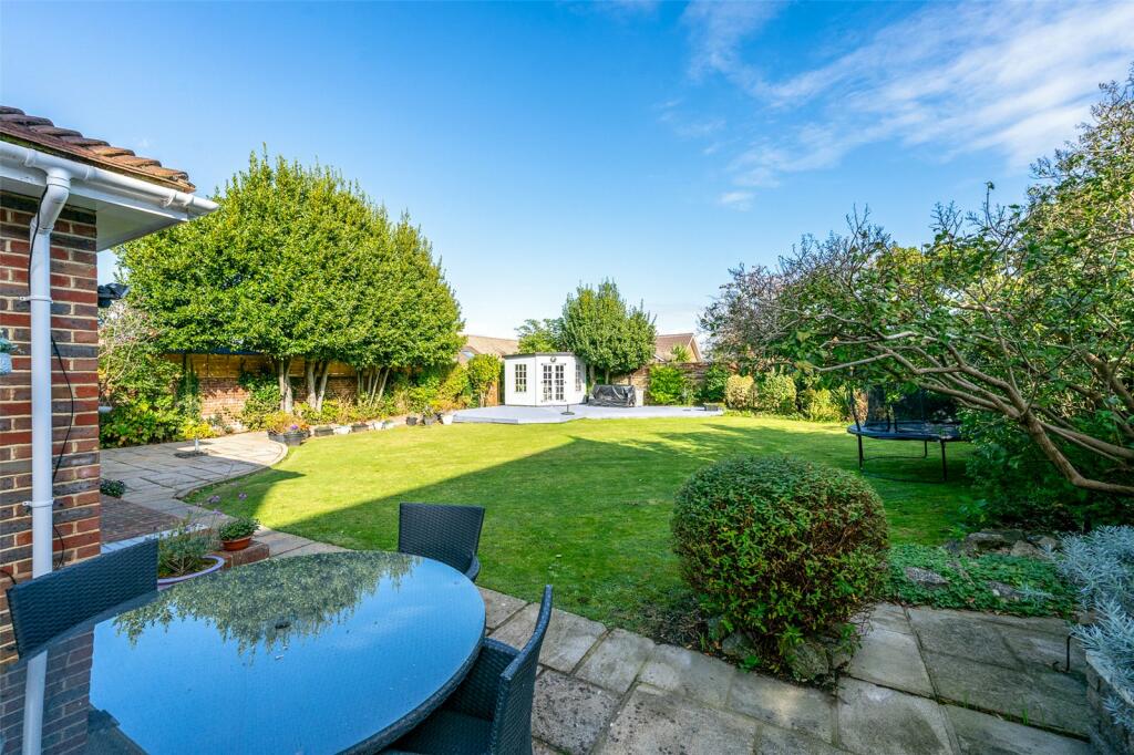 Additional property image - Cissbury Road, Worthing, West Sussex, BN14