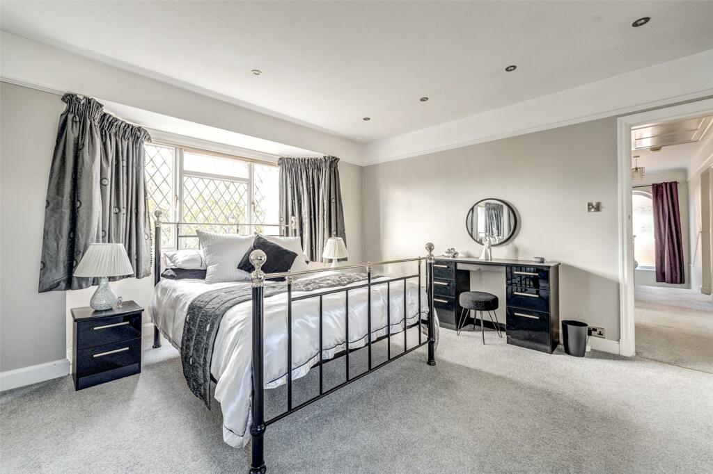 Additional property image - Cissbury Road, Worthing, West Sussex, BN14