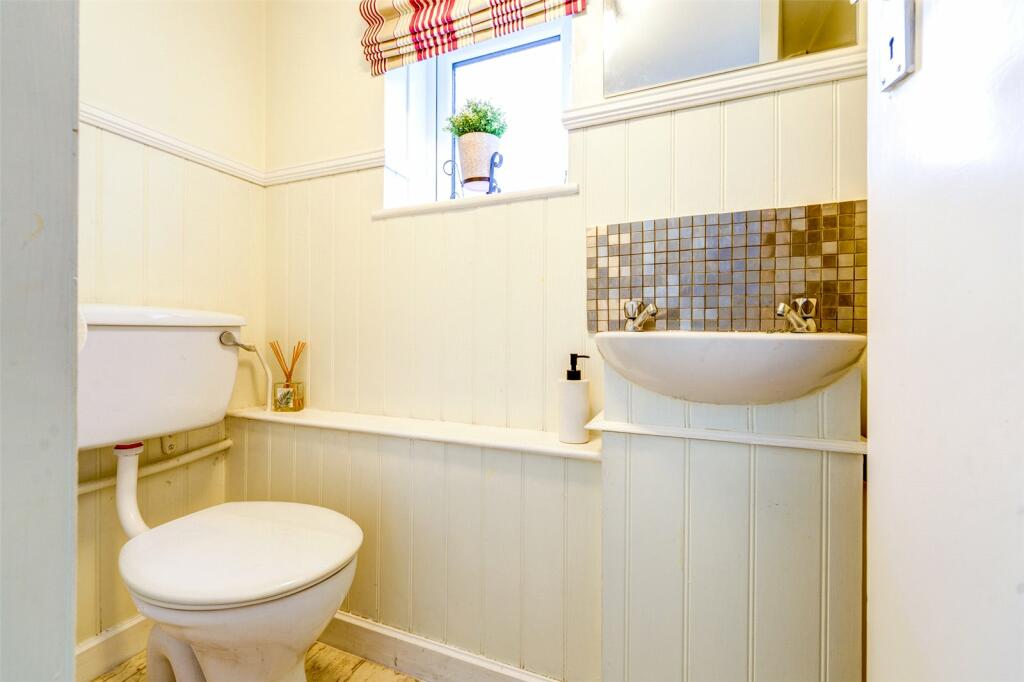 Additional property image - Cissbury Road, Worthing, West Sussex, BN14