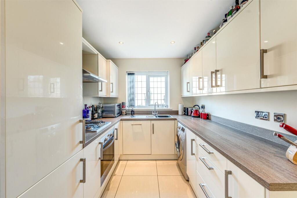 Additional property image - Lily Gardens, Worthing, West Sussex, BN13