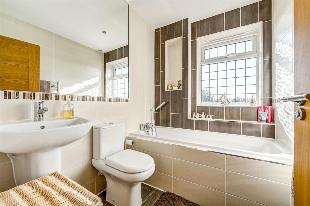 Additional property image - Lily Gardens, Worthing, West Sussex, BN13