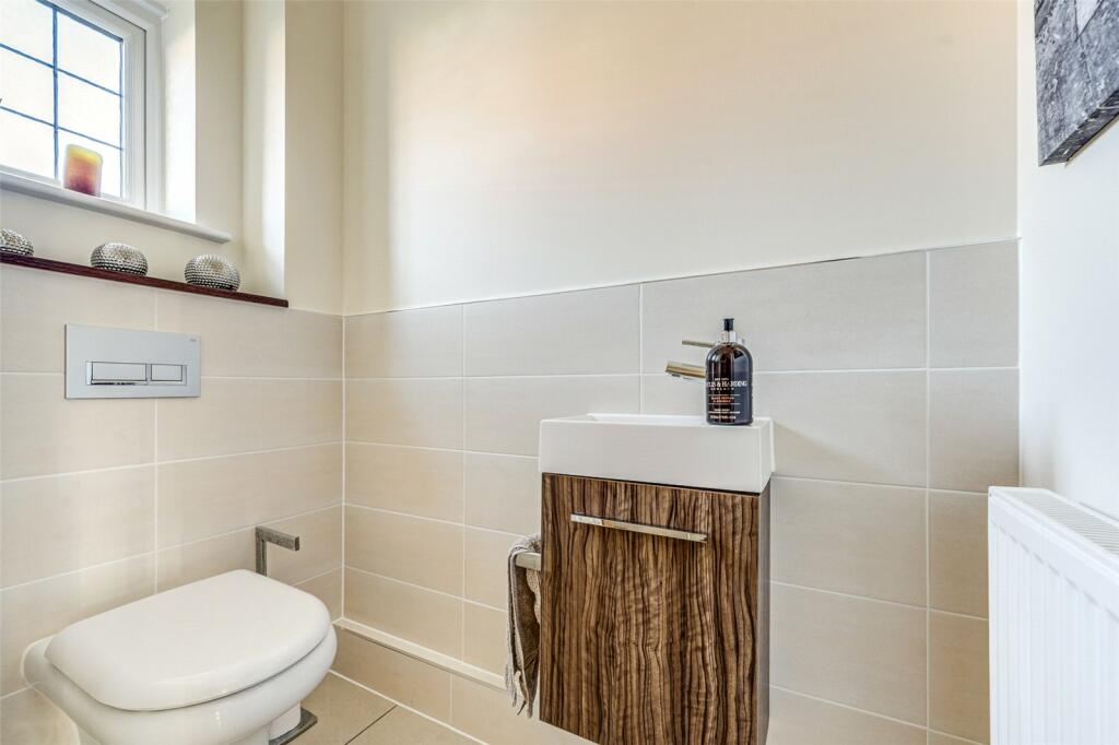 Additional property image - Lily Gardens, Worthing, West Sussex, BN13
