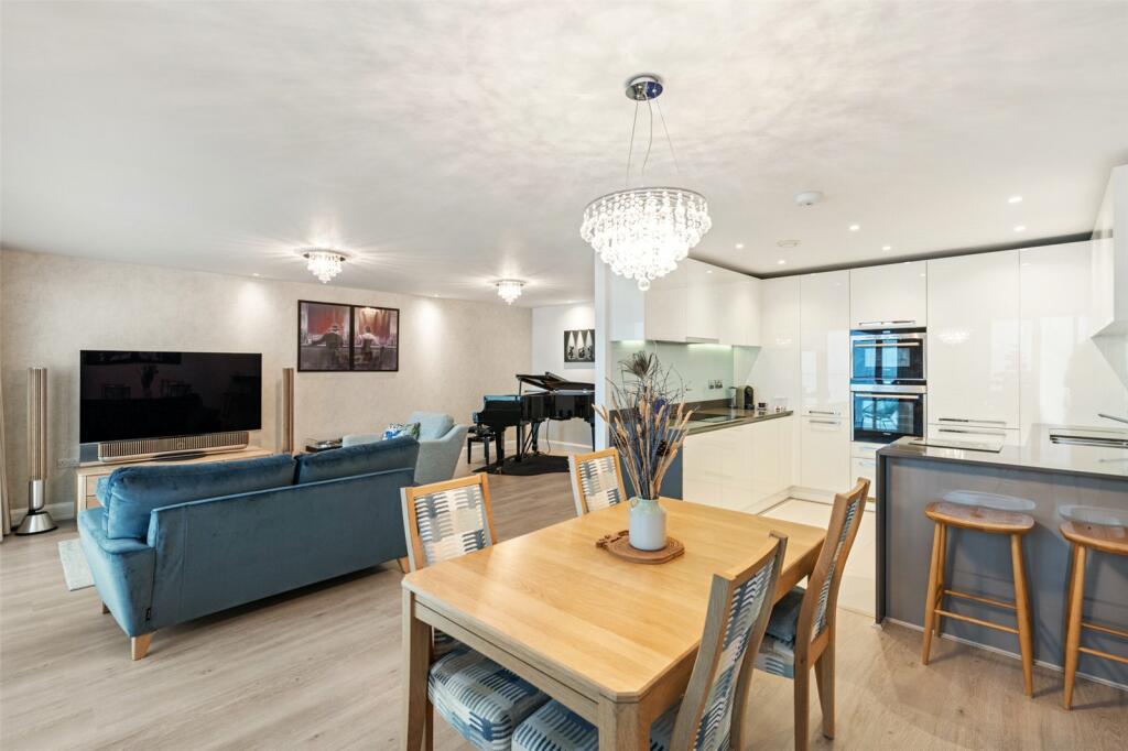 Additional property image - Marine Parade, Worthing, West Sussex, BN11