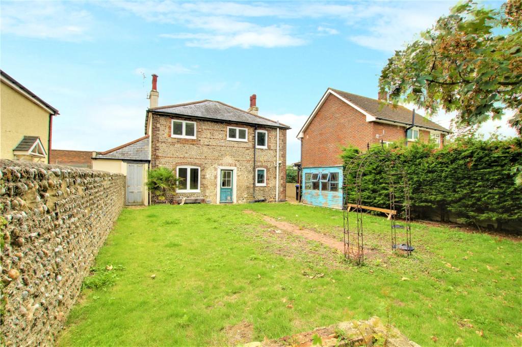 3 bedroom detached house for sale in Park Road, Worthing, West Sussex, BN11