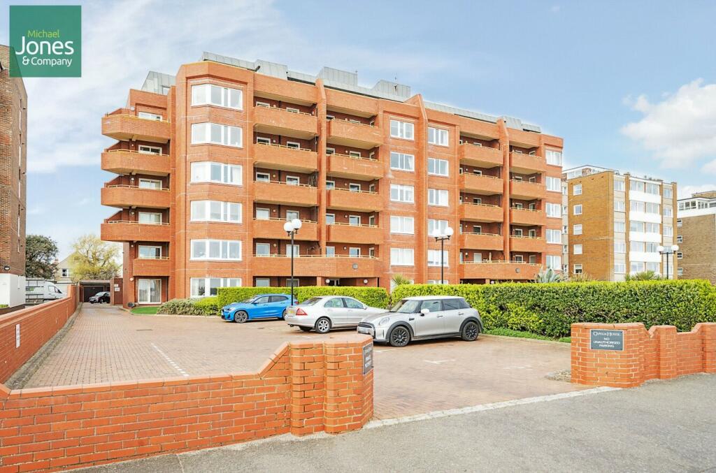 2 bedroom flat for rent in Capelia House, 18-21 West Parade, Worthing, West Sussex, BN11