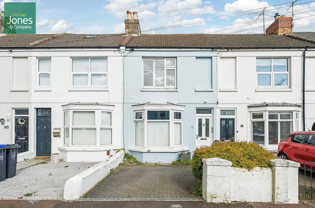 3 bedroom terraced house for rent in The Drive, Worthing, West Sussex, BN11
