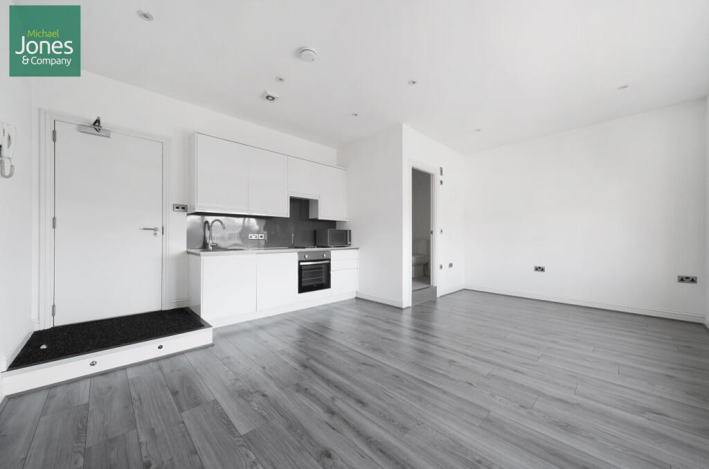 Main image of property: New Broadway, Worthing, West Sussex, BN11
