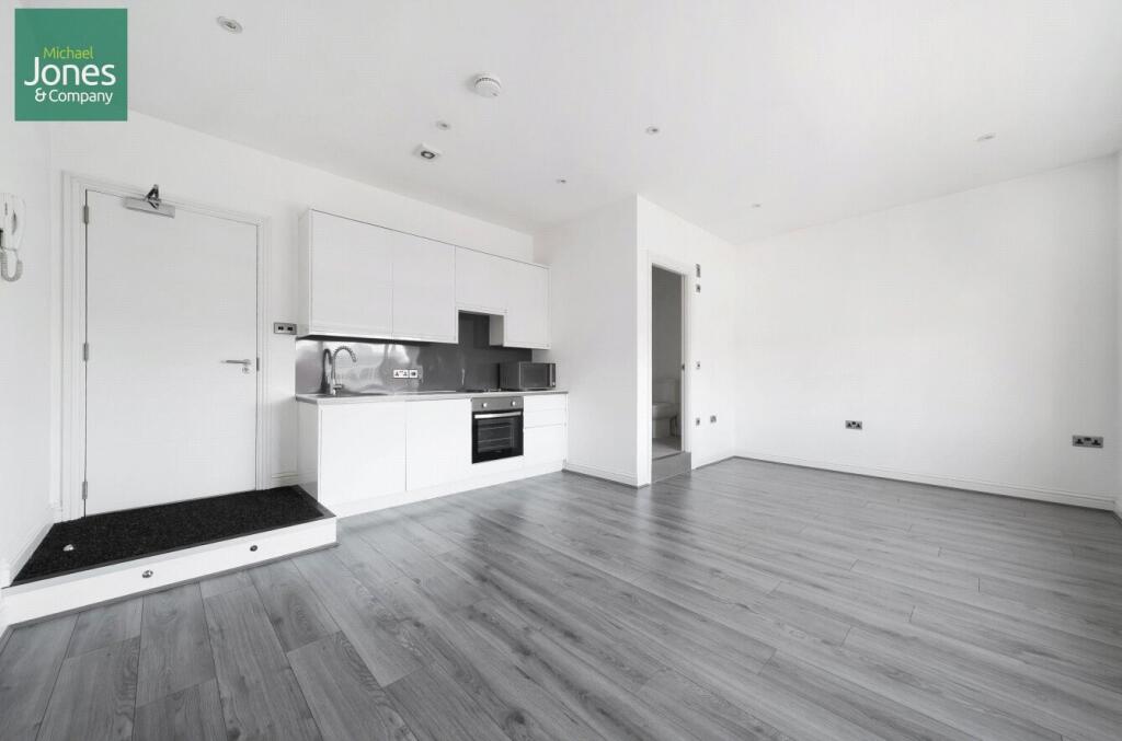 Main image of property: New Broadway, Worthing, West Sussex, BN11