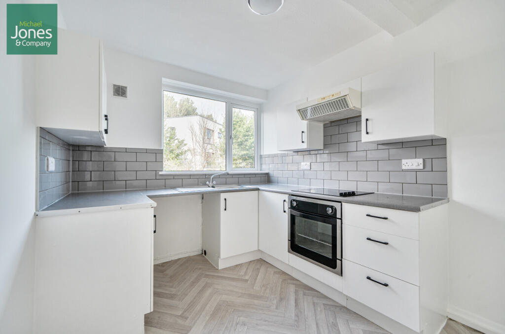 Goring Road, Goring-by-Sea, Worthing, West Sussex, BN12