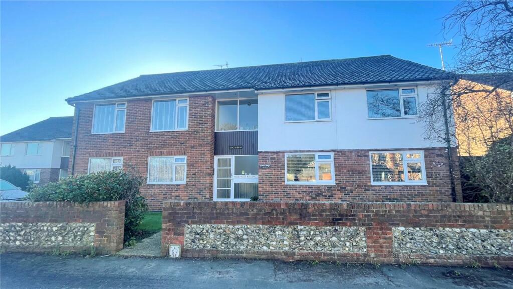 2 bedroom flat for sale in West Street, Sompting, Lancing, West Sussex, BN15