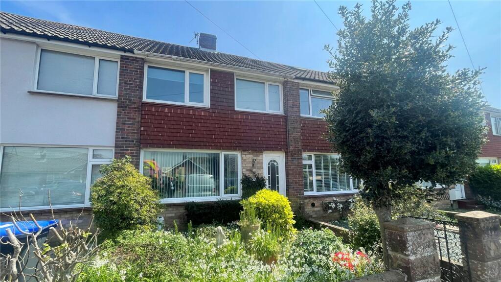 3 bedroom terraced house for sale in Osborne Close, Sompting, Lancing