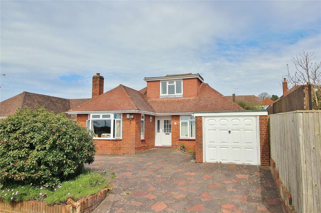 3 bedroom bungalow for sale in Oak Close, High Salvington, Worthing, West Sussex, BN13