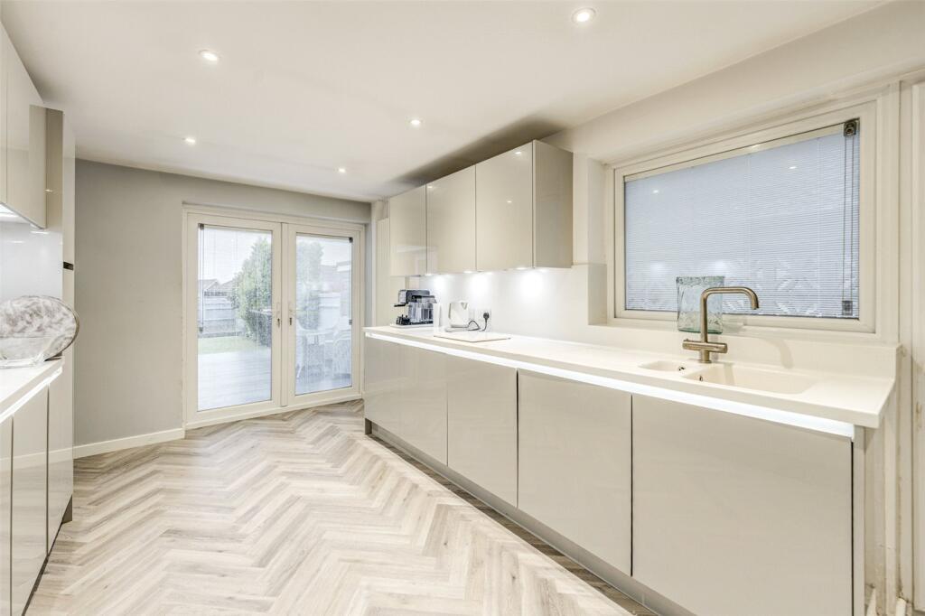 Additional property image - Copthorne Hill, Worthing, West Sussex, BN13
