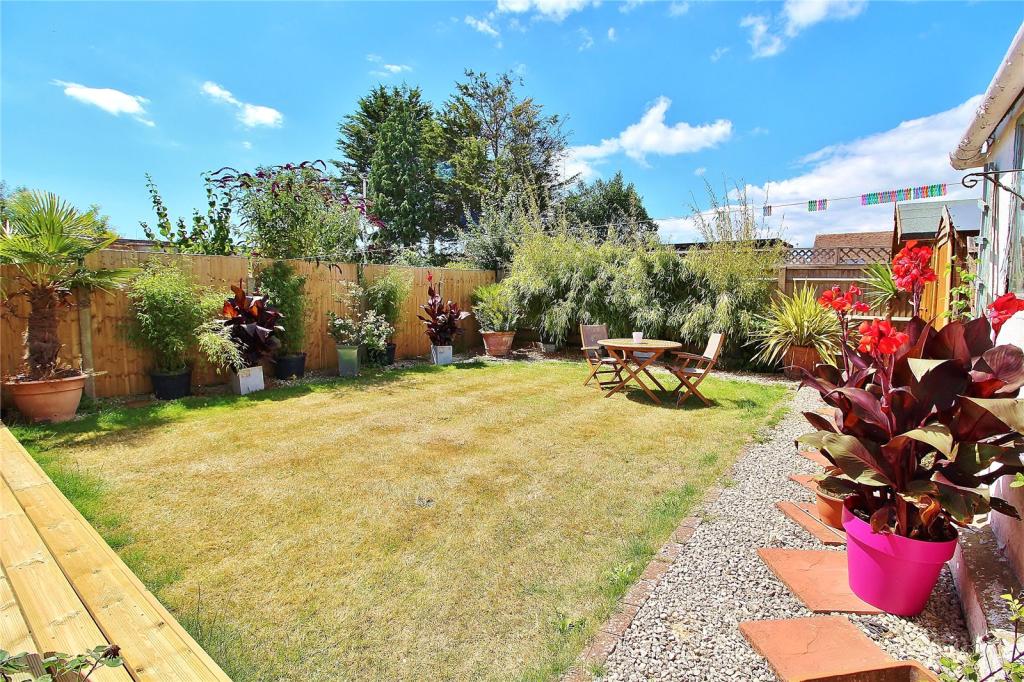 2 bedroom bungalow for sale in Cuckfield Crescent, Worthing, West